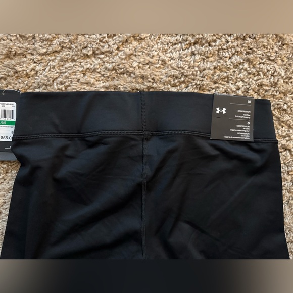 NWT Under Armour Women’s Compression Black Leggings - Picture 5 of 5